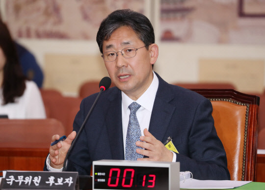 박양우 문화체육관광부 장관 후보자가 26일 국회 문화체육관광위원회에서 열린 인사청문회에서 의원들의 질문에 답하고 있다. 연합뉴스